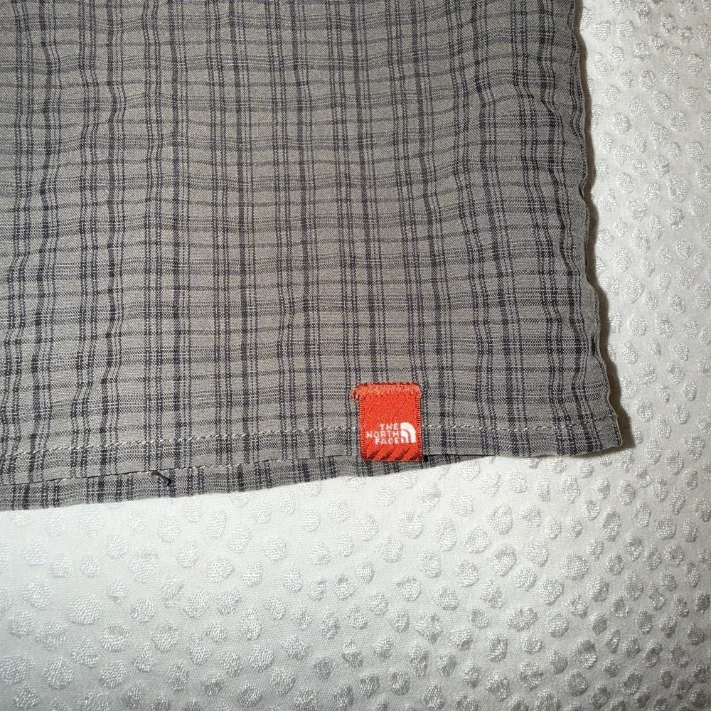 North Face Shirt Mens Large Gray Plaid Short Sleeve Button Up Outdoors Hiking‎